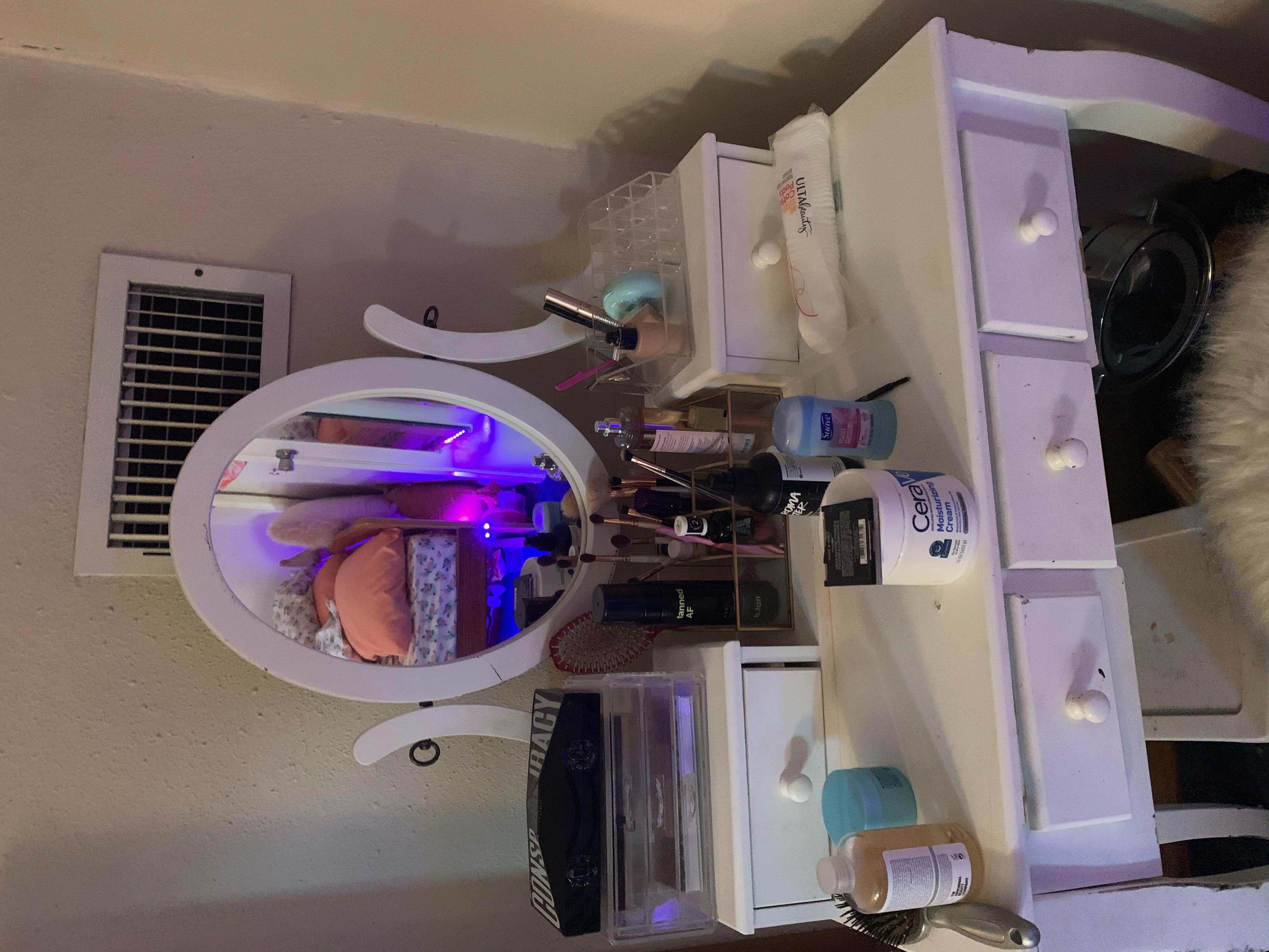 Chemical vs. Physical: Which Exfoliant Suits You Best?