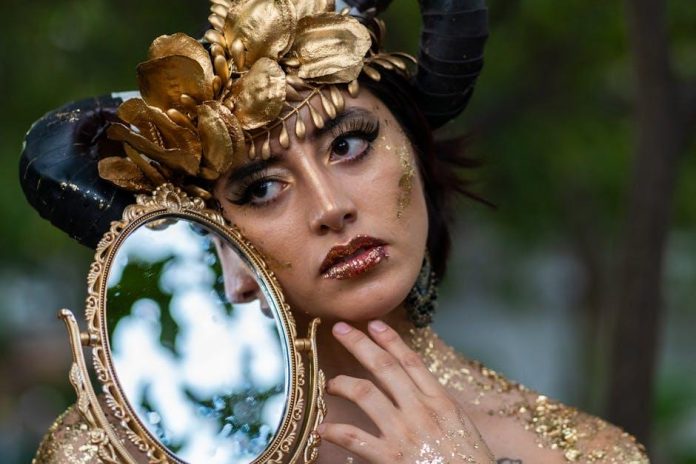 How to Create a Glam Makeup Look for Special Occasions