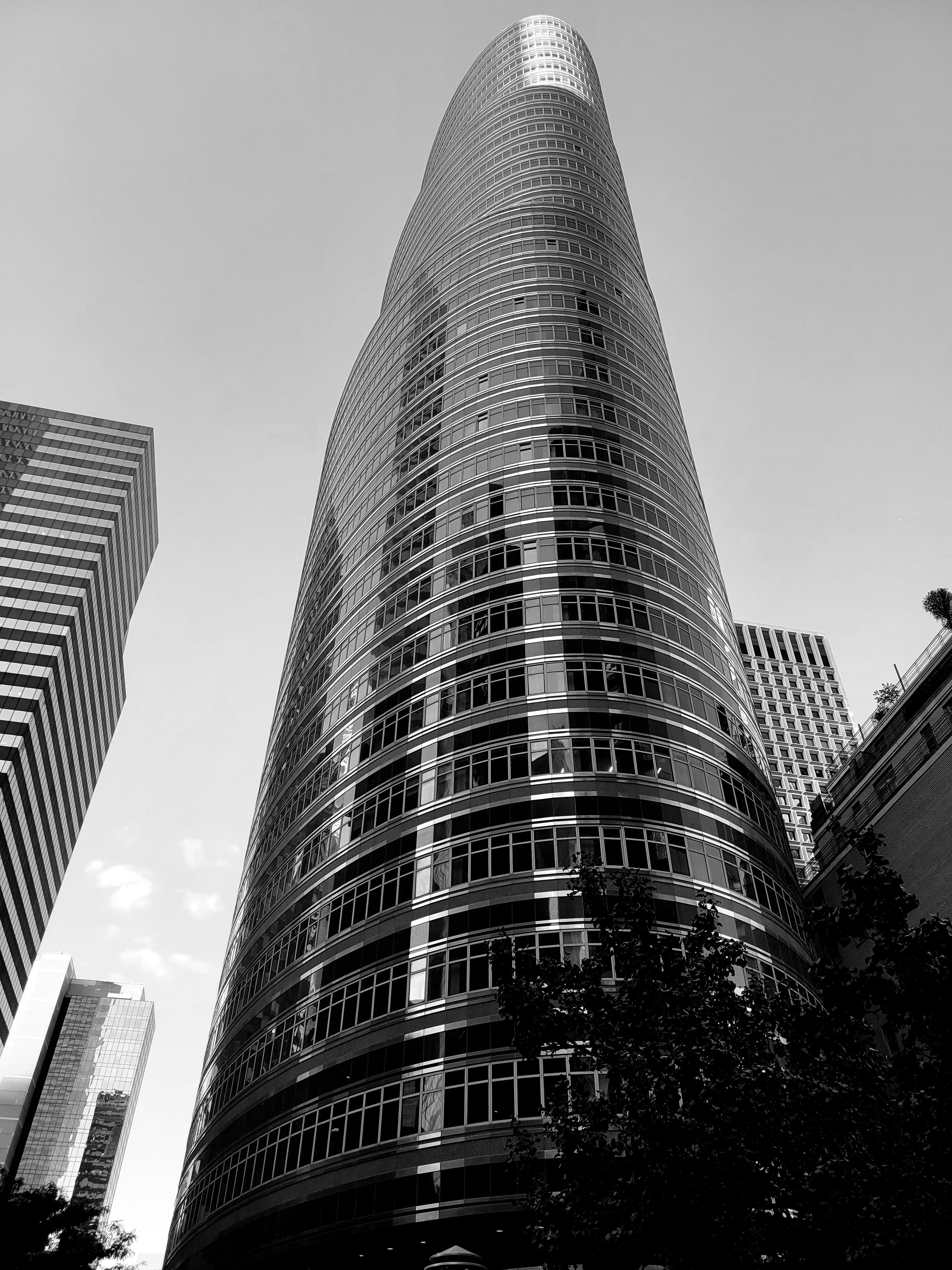 Lipstick Reinvention: Crafting Tinted Balms and Glosses from Leftovers