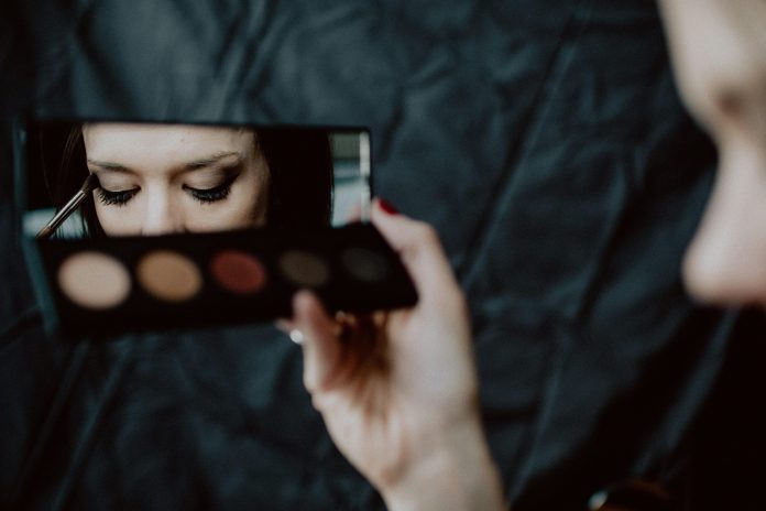How to Use Makeup to Enhance Your Face Shape
