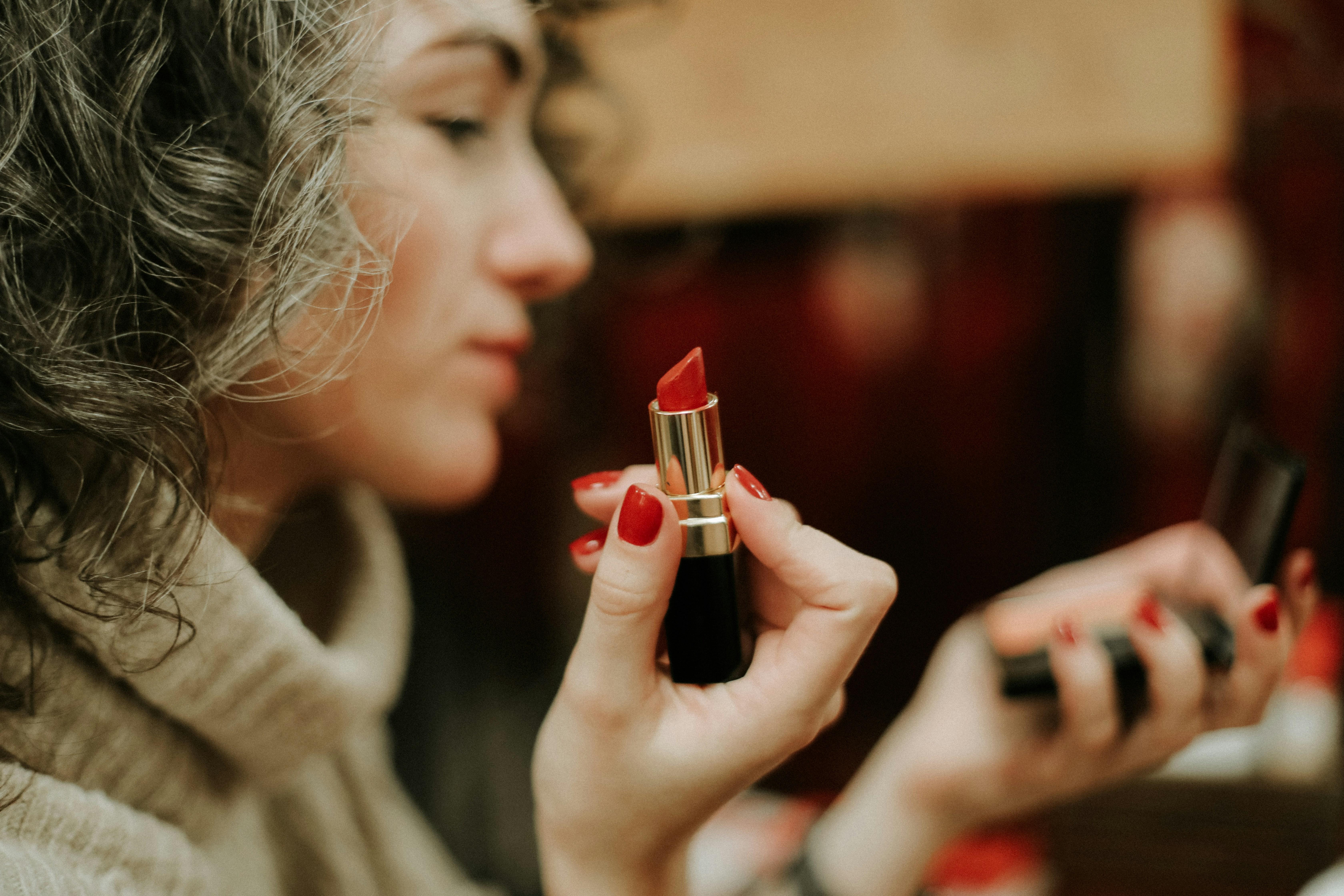 Choosing the⁤ Right ‍Lipstick Formula ⁤for Longevity
