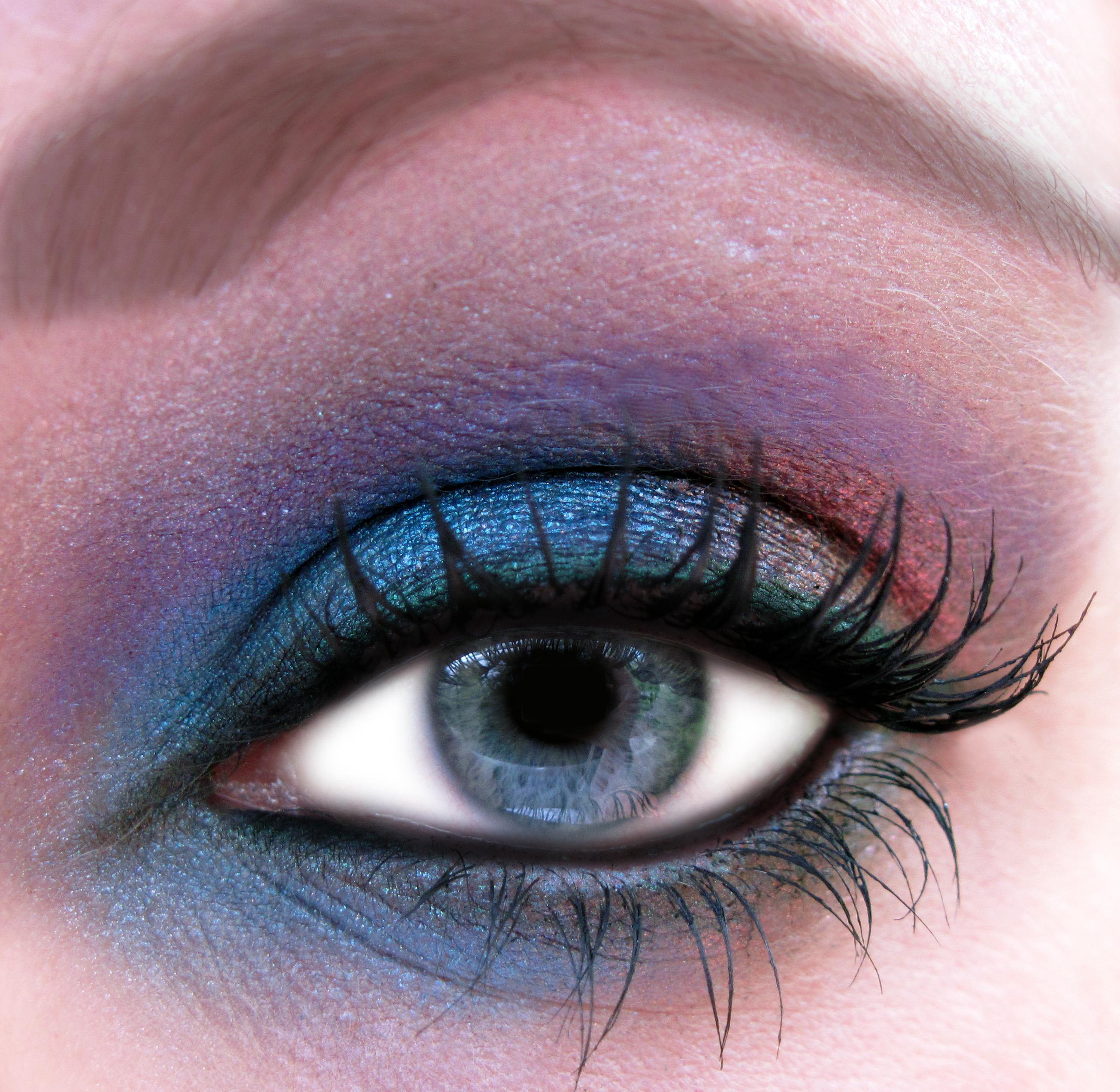 Enhancing Your Eyes: Bold ⁣and‌ Beautiful Eye Makeup Techniques
