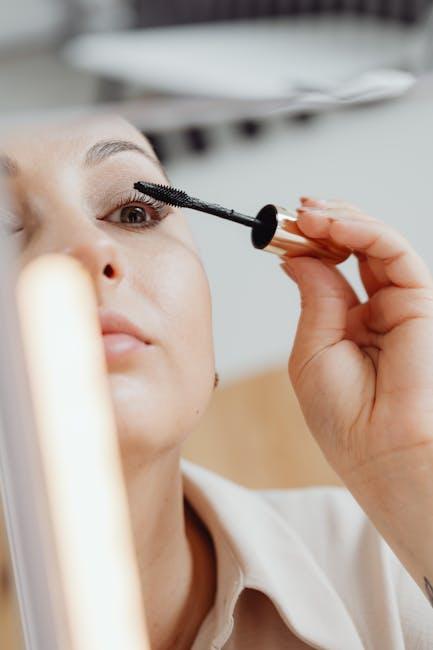 Mastering the Art of Mascara Application
