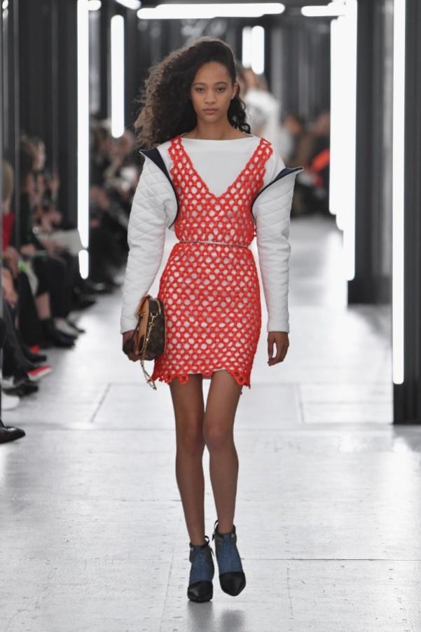 Mastering the⁢ Silhouette: Balancing Proportions with Bold Shoulders