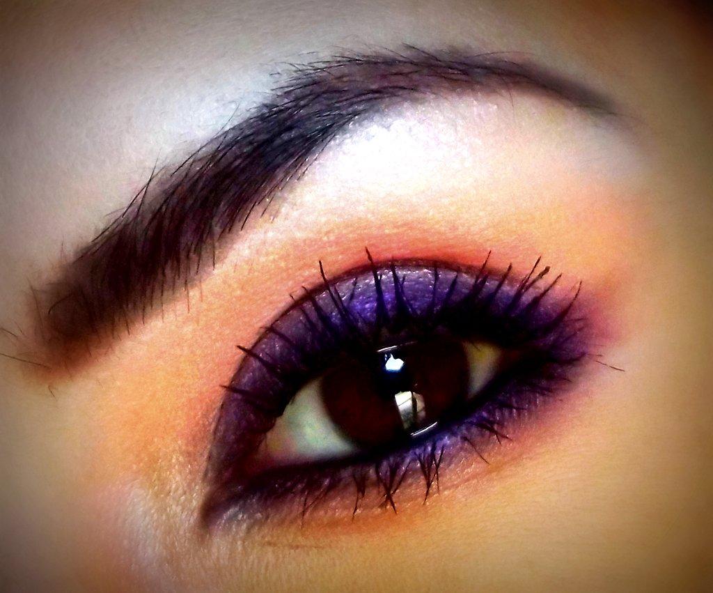 Elevating Your Eye Makeup with Dramatic Shadows and Liner